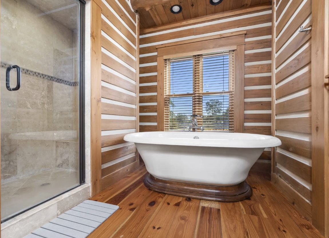 Master bath soaking tub